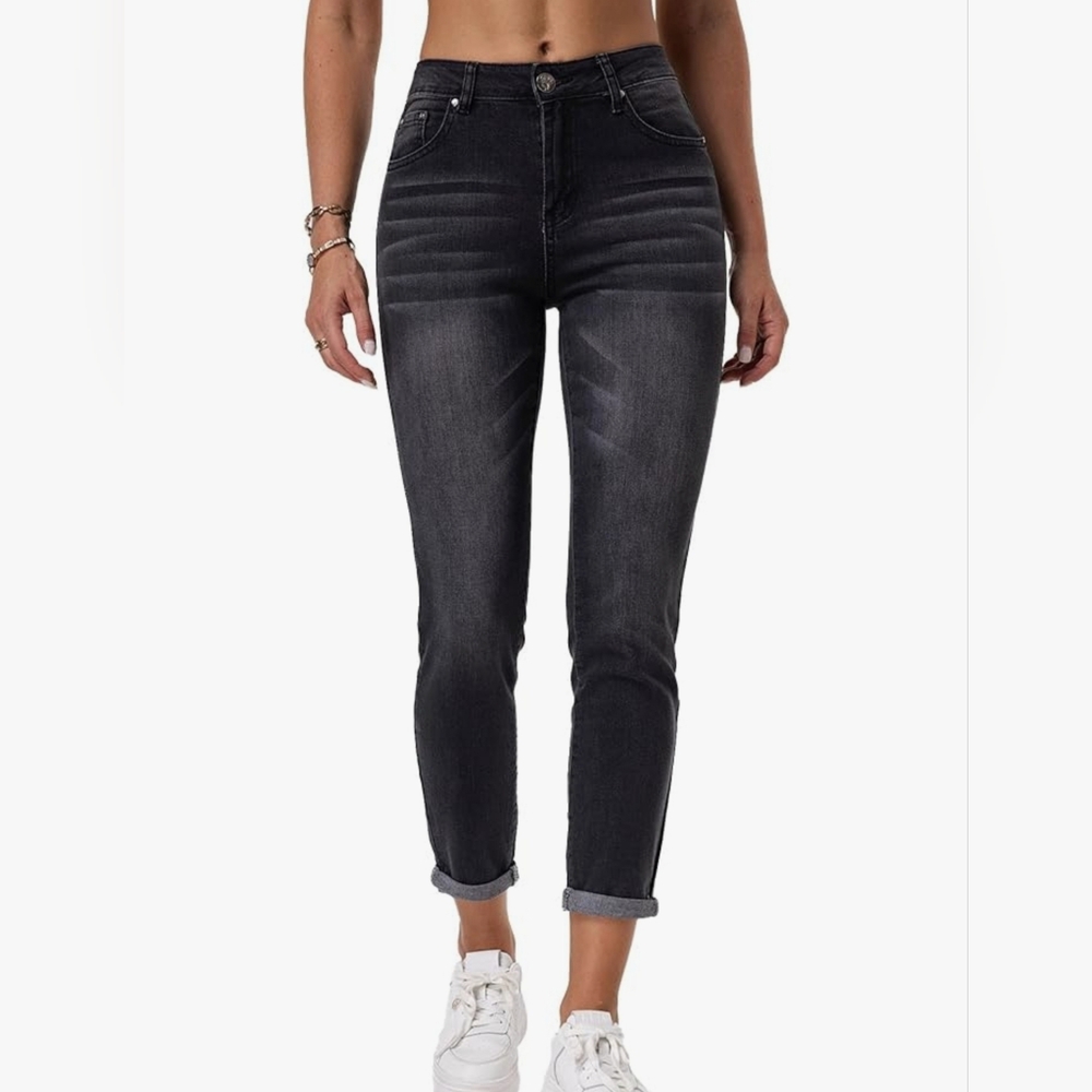Woman's Black Distressed Skinny Boyfriend Jeans